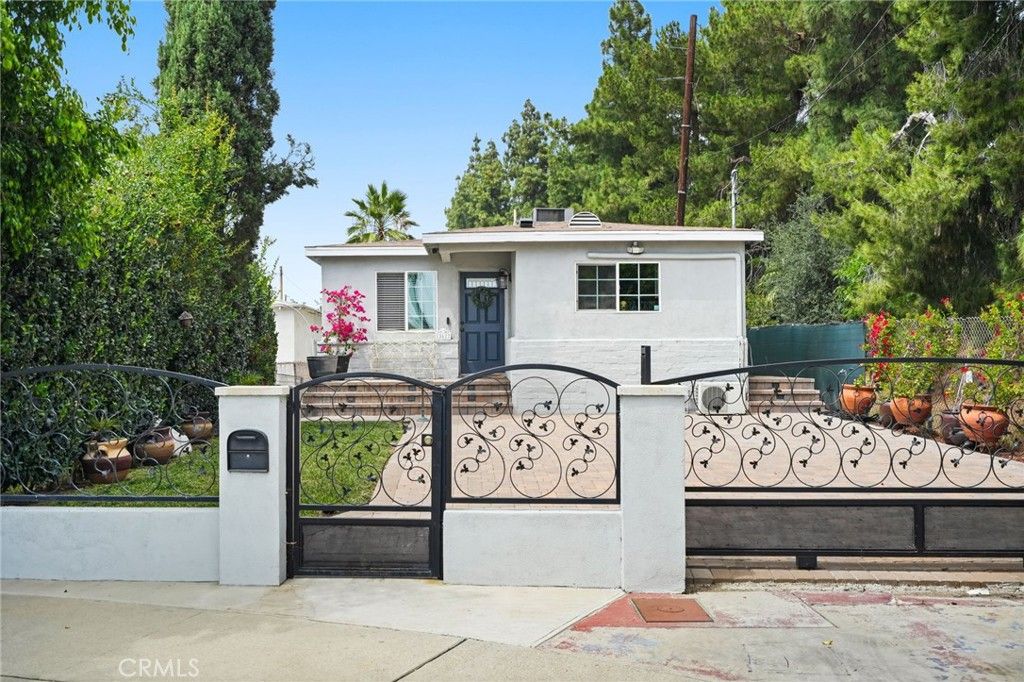 Image 1 of property listing at 15627 Vintage, North Hills, CA 91343