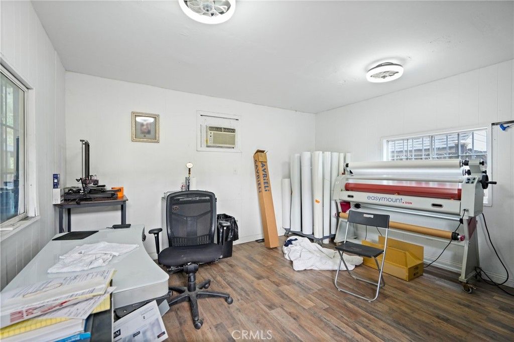 Image 40 of property listing at 15627 Vintage, North Hills, CA 91343