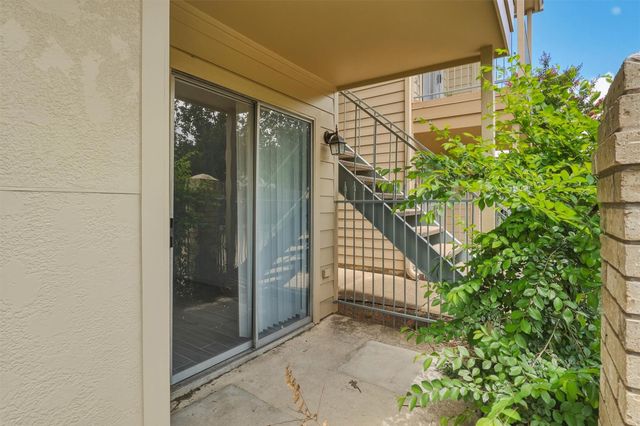 12550 Whittington Drive 403, Houston, TX 77077