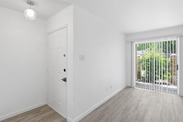 12550 Whittington Drive 403, Houston, TX 77077