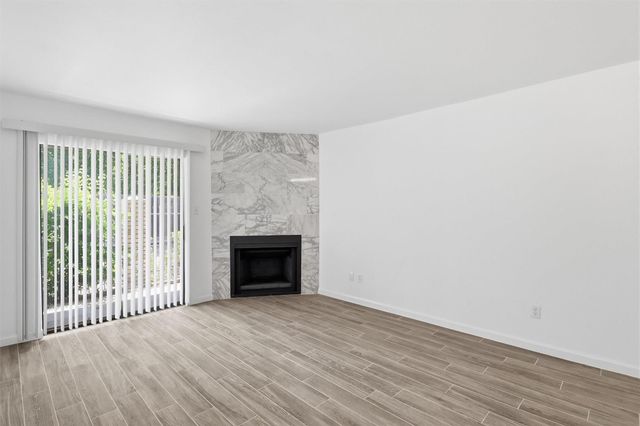 12550 Whittington Drive 403, Houston, TX 77077
