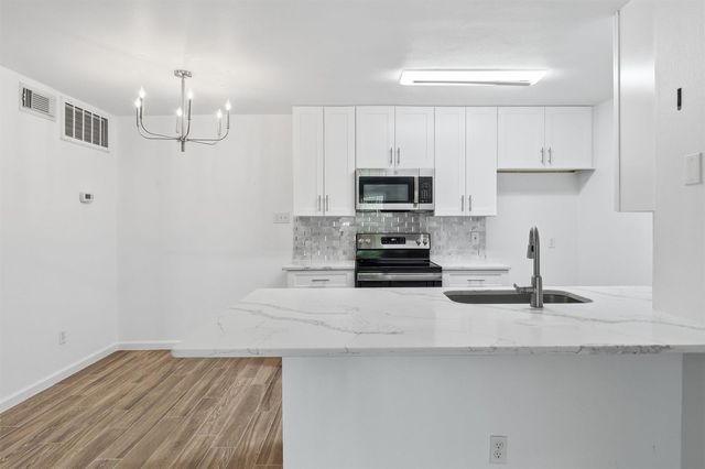 12550 Whittington Drive 403, Houston, TX 77077