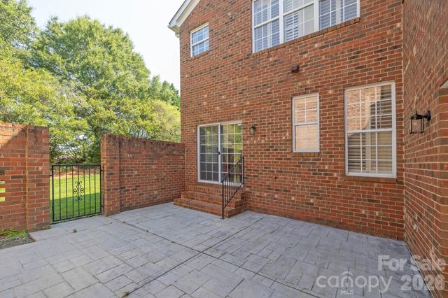9323 Bonnie Briar Circle, Charlotte, NC 28277