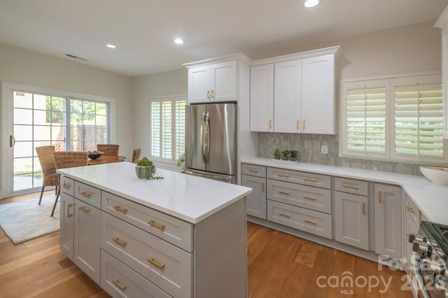 9323 Bonnie Briar Circle, Charlotte, NC 28277