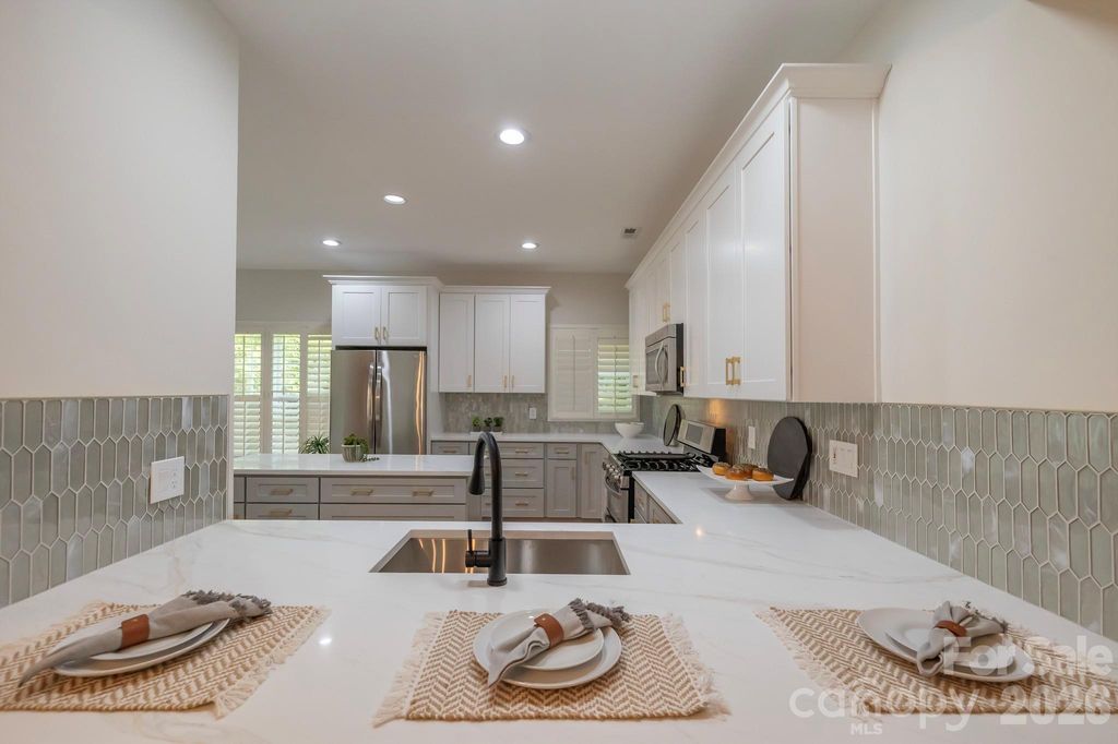 9323 Bonnie Briar Circle, Charlotte, NC 28277
