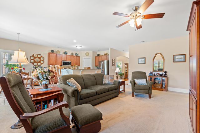 416 Retriever Ct., Murrells Inlet, SC 29576