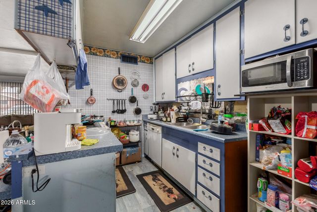 4001 W CITRUS Way, Phoenix, AZ 85019