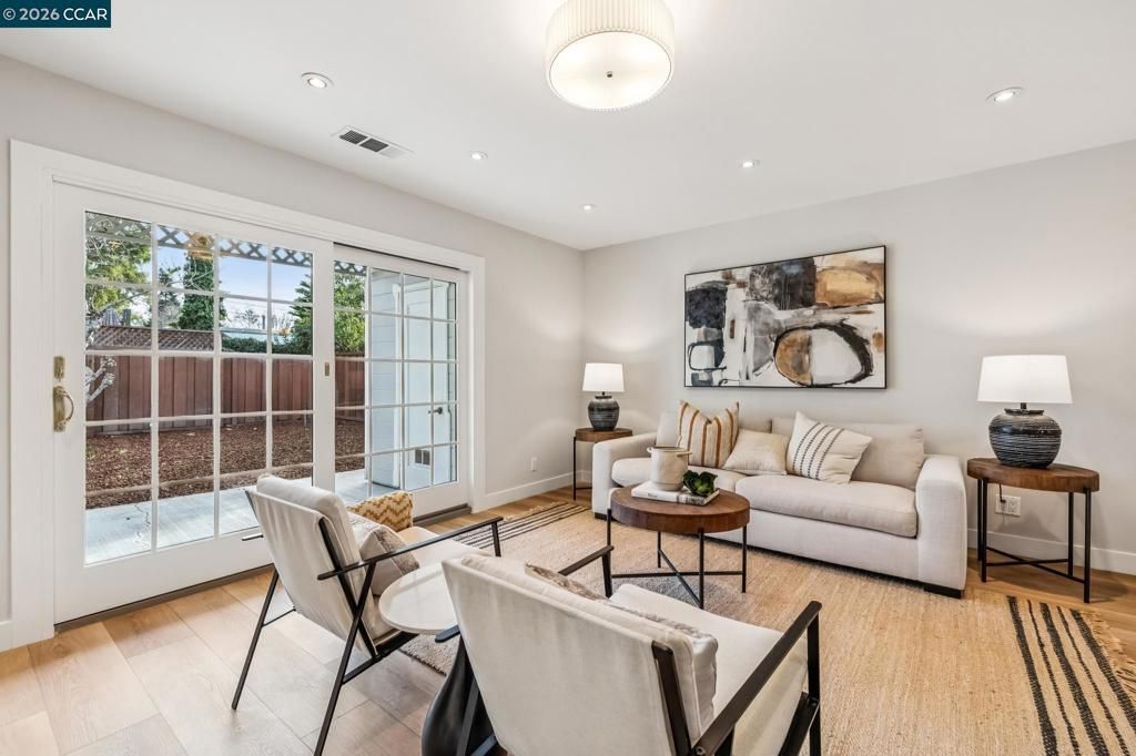 Image 30 of property listing at 113 113 Adria Dr, Pleasant Hill, CA 94523