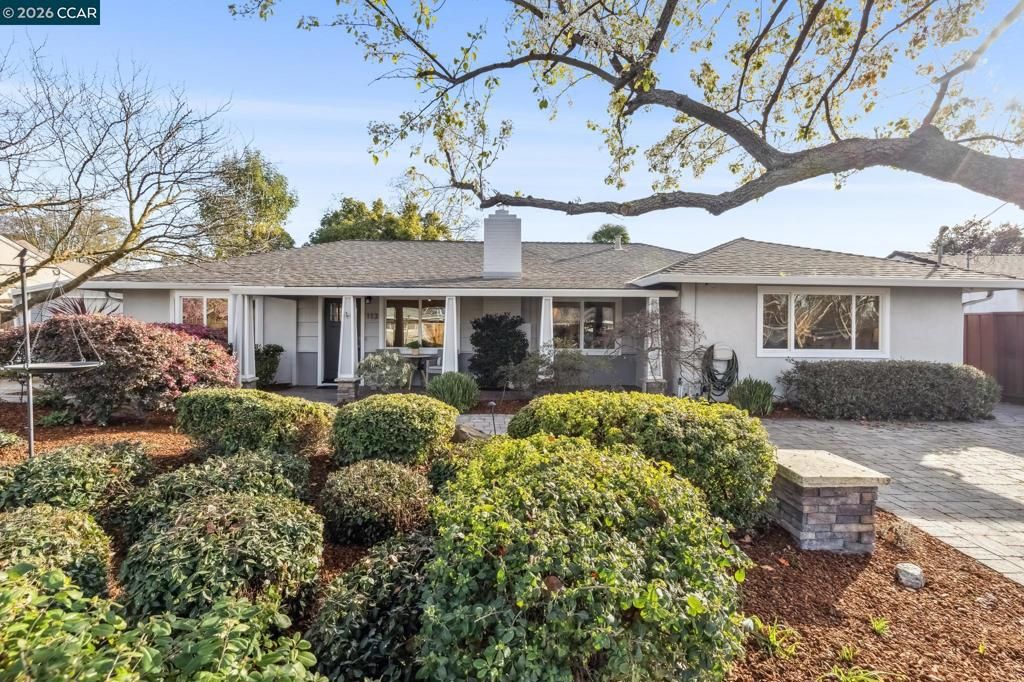 Image 4 of property listing at 113 113 Adria Dr, Pleasant Hill, CA 94523