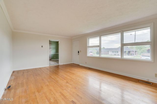 812 Mimosa Drive, Kingsport, TN 37660