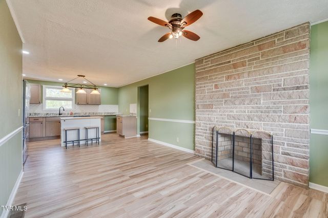 812 Mimosa Drive, Kingsport, TN 37660