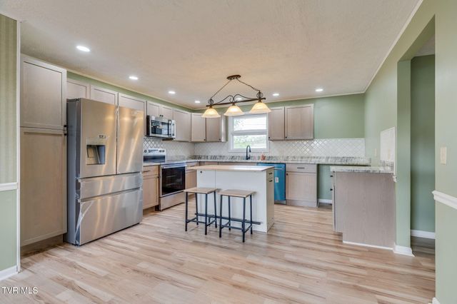 812 Mimosa Drive, Kingsport, TN 37660