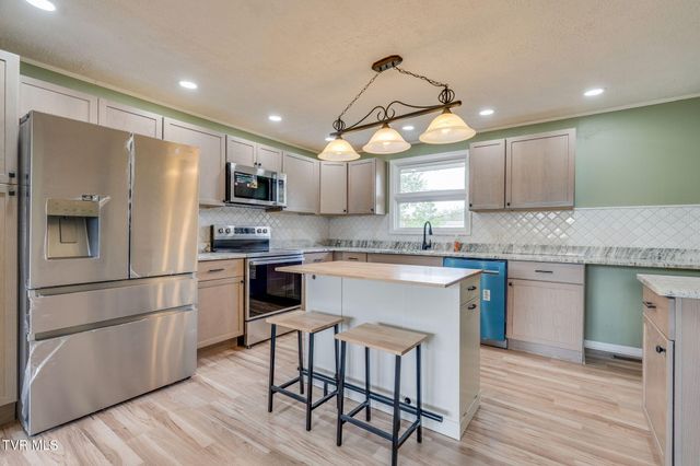 812 Mimosa Drive, Kingsport, TN 37660