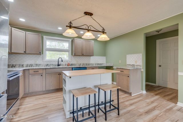 812 Mimosa Drive, Kingsport, TN 37660