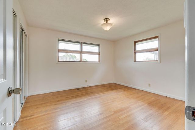 812 Mimosa Drive, Kingsport, TN 37660