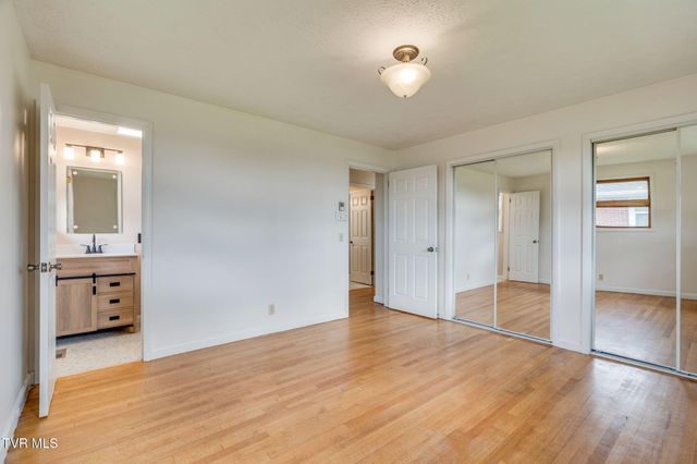 812 Mimosa Drive, Kingsport, TN 37660