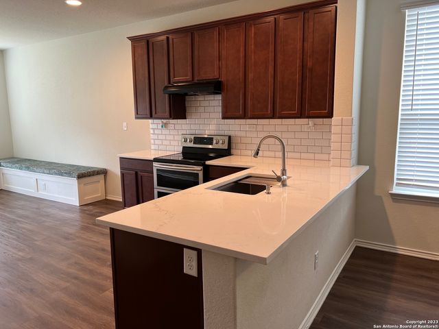 338 pollock, San Antonio, TX 78260