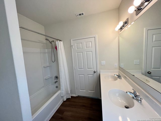 338 pollock, San Antonio, TX 78260