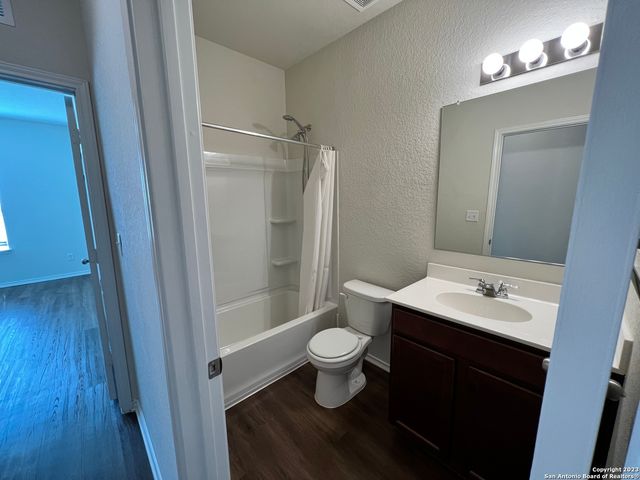 338 pollock, San Antonio, TX 78260