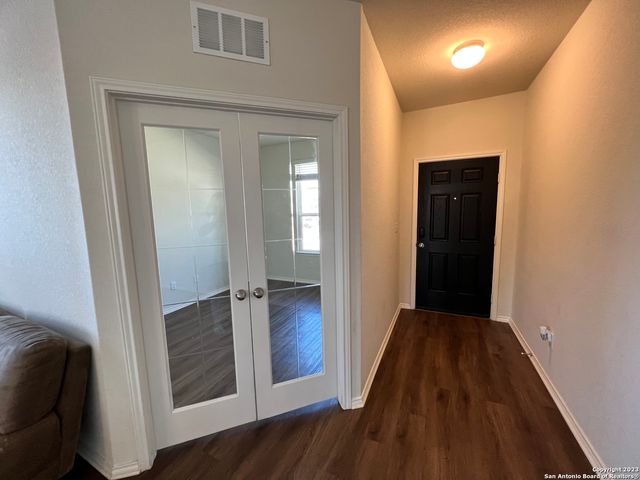 338 pollock, San Antonio, TX 78260