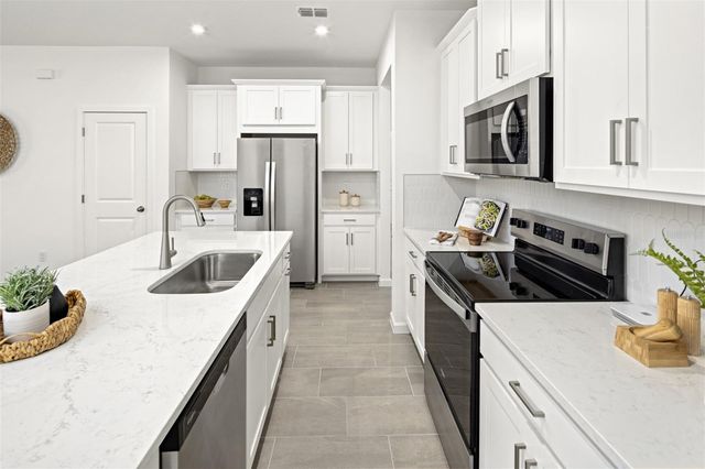 121 GREENHOUSE GROVE STREET, Groveland, FL 34736