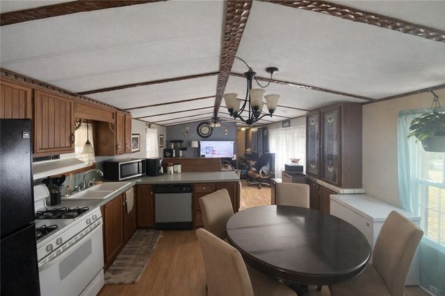 77 Wright Way, Coventry, RI 02816