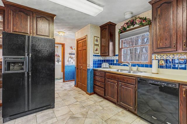 102 Sweetheart Lane, Johnstown Twp, MI 49017