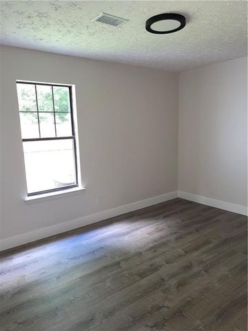 2145 Valley Oaks Drive SE, Smyrna, GA 30080