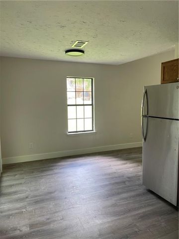 2145 Valley Oaks Drive SE, Smyrna, GA 30080