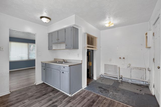2418 Century Drive, Columbus, OH 43211