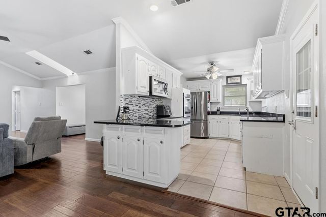 1302 Lake Cross, Hideaway, TX 75771