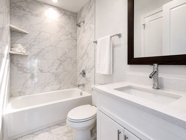 2114 Wenge Lane, Dallas, TX 75219