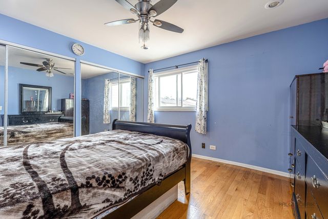 9105 HOLLYBERRY Avenue, Des Plaines, IL 60016