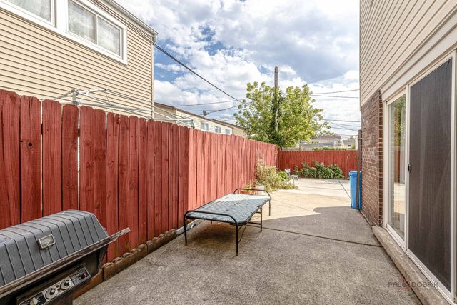 9105 HOLLYBERRY Avenue, Des Plaines, IL 60016