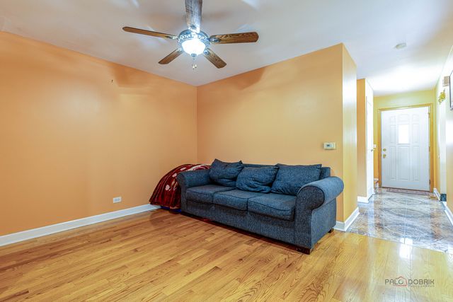 9105 HOLLYBERRY Avenue, Des Plaines, IL 60016