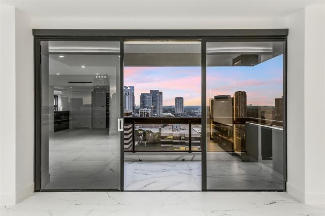 49 Briar Hollow Lane 1904, Houston, TX 77027