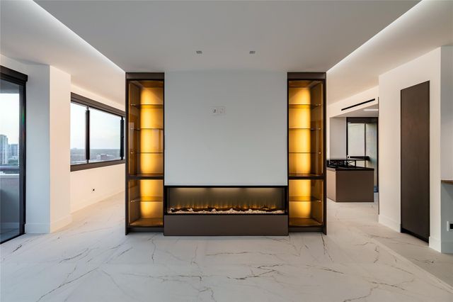 49 Briar Hollow Lane 1904, Houston, TX 77027