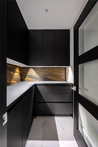 49 Briar Hollow Lane 1904, Houston, TX 77027