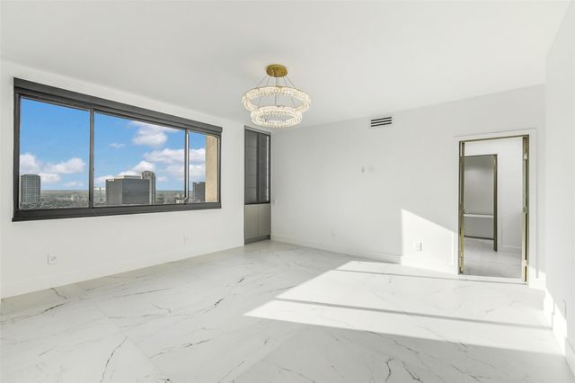 49 Briar Hollow Lane 1904, Houston, TX 77027