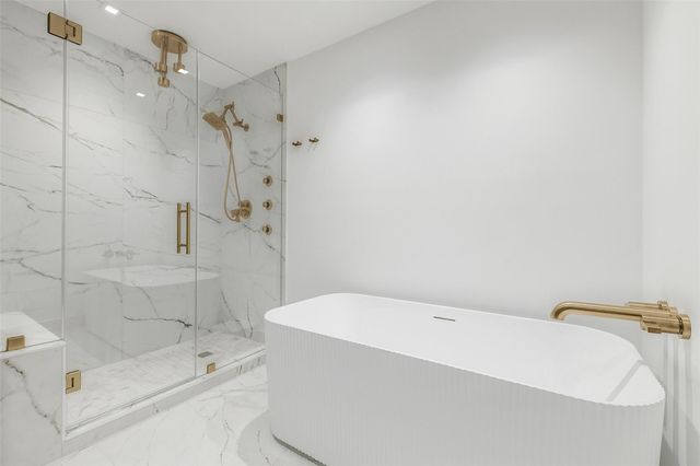 49 Briar Hollow Lane 1904, Houston, TX 77027