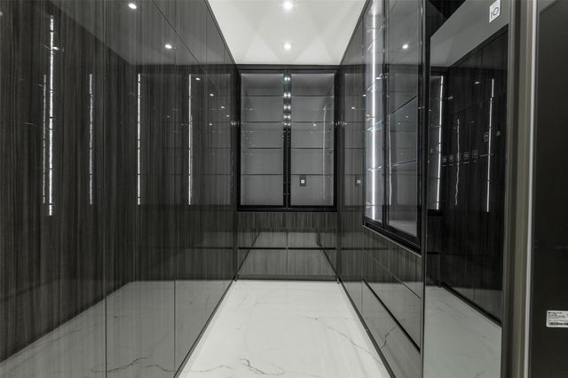 49 Briar Hollow Lane 1904, Houston, TX 77027