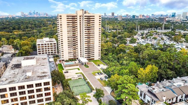 49 Briar Hollow Lane 1904, Houston, TX 77027