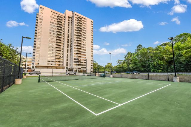 49 Briar Hollow Lane 1904, Houston, TX 77027