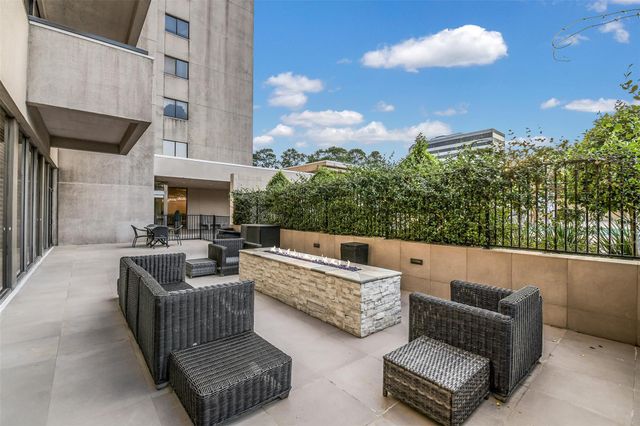 49 Briar Hollow Lane 1904, Houston, TX 77027