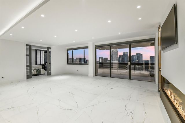 49 Briar Hollow Lane 1904, Houston, TX 77027