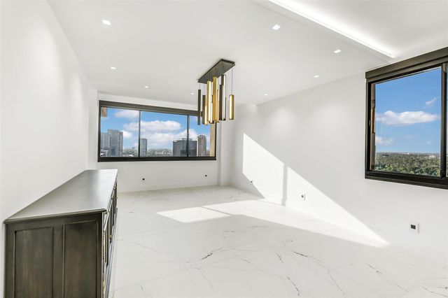 49 Briar Hollow Lane 1904, Houston, TX 77027