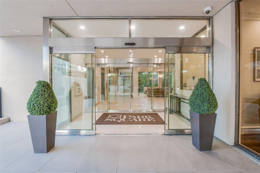 49 Briar Hollow Lane 1904, Houston, TX 77027