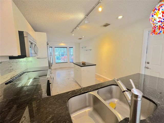 1115 River Birch St, Hollywood, FL 33019