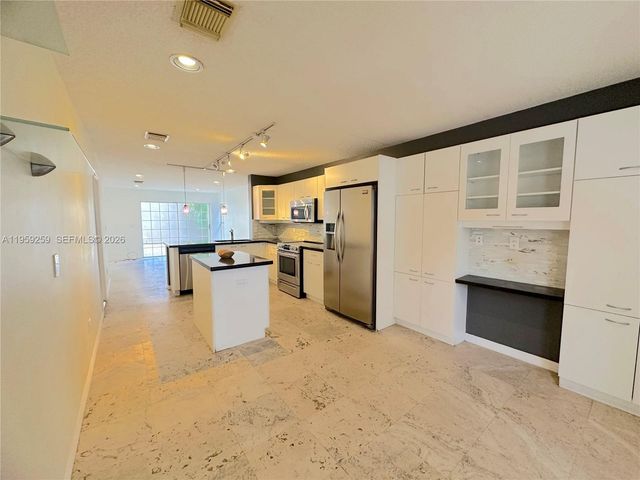 1115 River Birch St, Hollywood, FL 33019