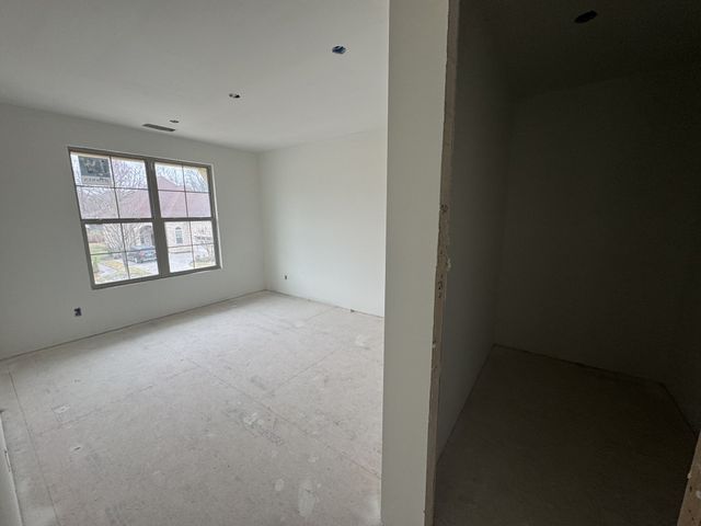 1087 Isaac Franklin Dr, Gallatin, TN 37066